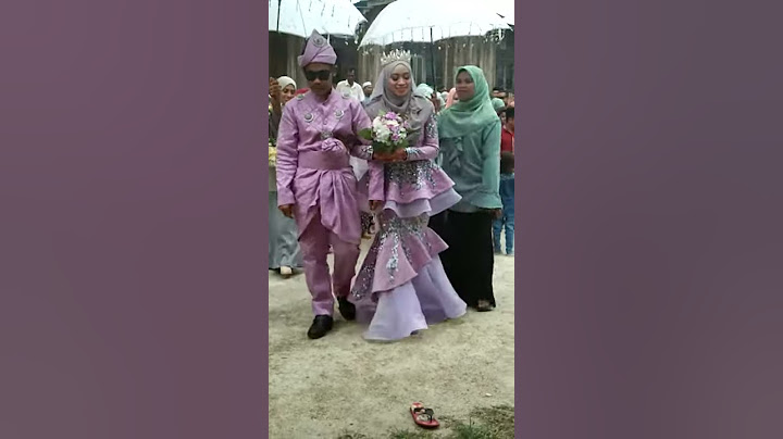 Pengantin lelaki baru sampai kerumah perngantin perempuan.