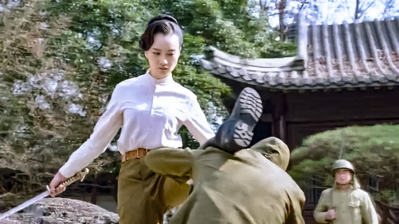 Japanese female officers thought they were invincible, but they were beaten by Chinese girls!