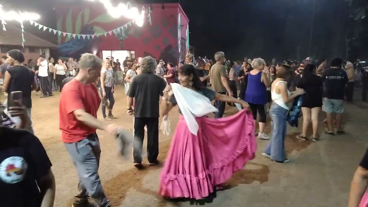 Cueca  baile folk peña Quilmes Gaby y Nancy 