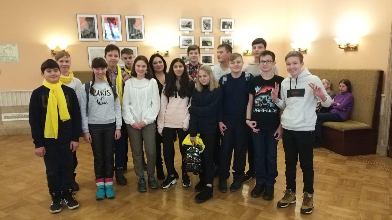 24 ноября 8 «К» посмотрел спектакль «Капитанская дочка» - YouTube