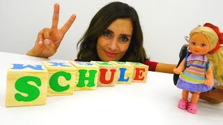 Spaß mit Barbie Puppe: Steffi geht in die Schule.