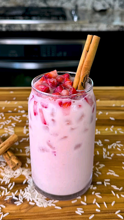 How to Make Strawberry Horchata de Fresa Cremosita #shorts