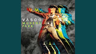 Video voorbeeld van "Vasco Rossi - Un Senso (Live)"