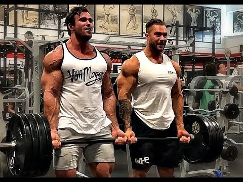 Barbell bicep curl in tandem