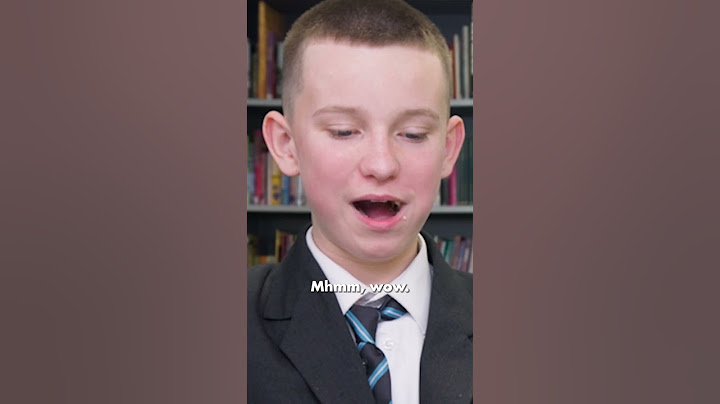 British Highschoolers try Biscuits & Gravy for the first time!