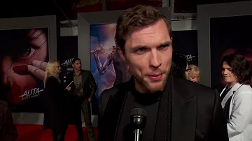 Alita Battle Angel LA Premiere - Itw Ed Skrein (official video)