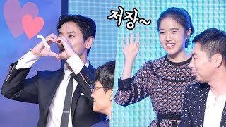 주지훈의 '하트' 3종 세트, 김향기의 '내마음 속에 저장' : 영화 '신과함께 : 인과연' 레드카펫 행사 : 월드타워 아트리움