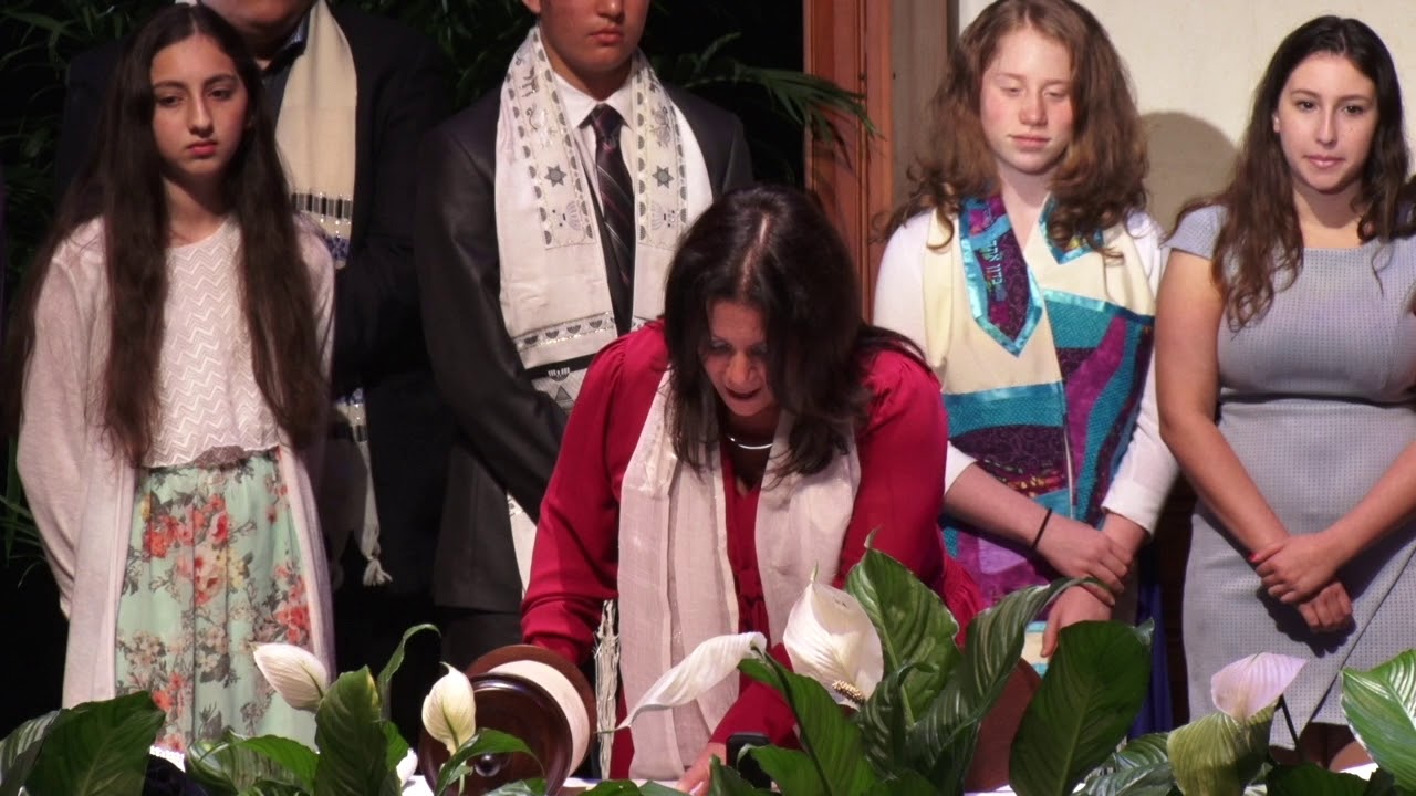 Yom Kippur 2017Torah Reading Cantor Debbi Ballard