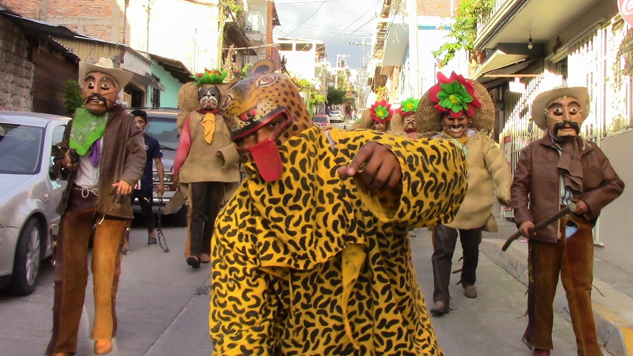 Los tlacololeros de Guerrero celebran a San Antonio con sus tradicionales danzas