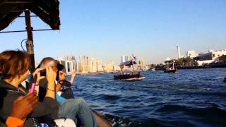 Water taxi in Dubai (4K)