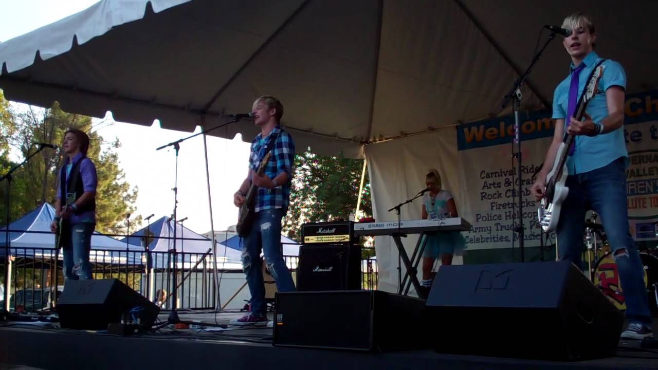 R5: Keep Away From This Girl 09/17/2011