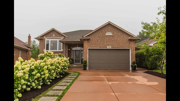 72 Donnici Drive, Hamilton, Ontario, Sprawling bun...