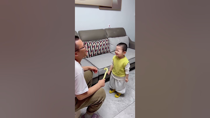 爸爸正在教儿子喊爸爸，万万没想到！#funny #baby #cute