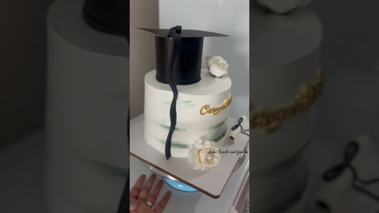 Happy Graduation day cake 7x4 
