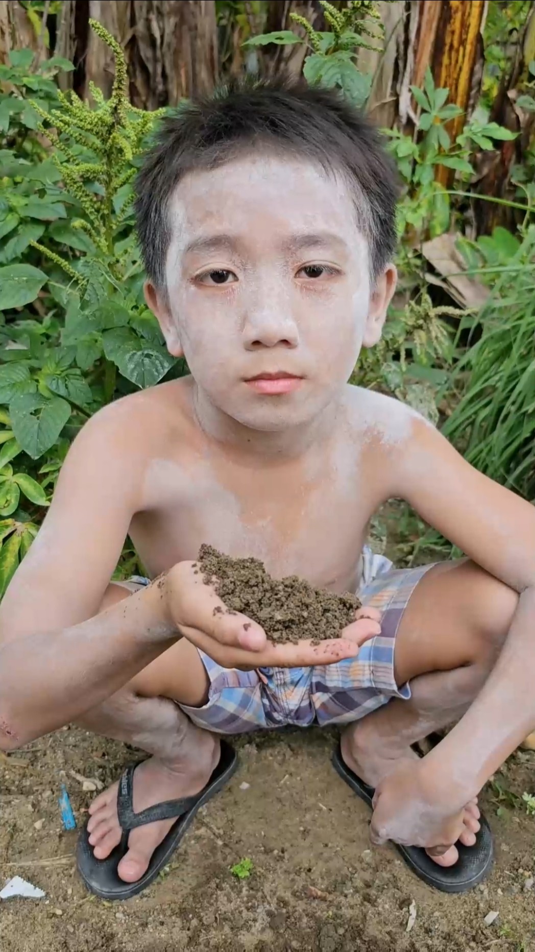Little kid eats this ?