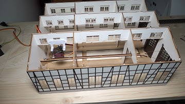 Bahnbetriebswerk, Torsteuerung mit Servo