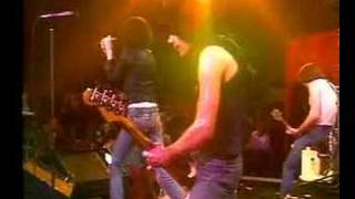 Ramones - She is the one chords