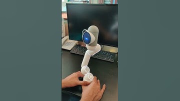 Cutest robot called Clickbot. 1000 robots in one. #robot #toys #robotics