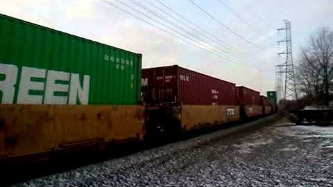 NS Stack Train Flys Through Bound Brook