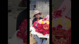 Flores El Patrón Puebla La Señorita Juana Recibe Flores Del Patrón Por Su Cumple