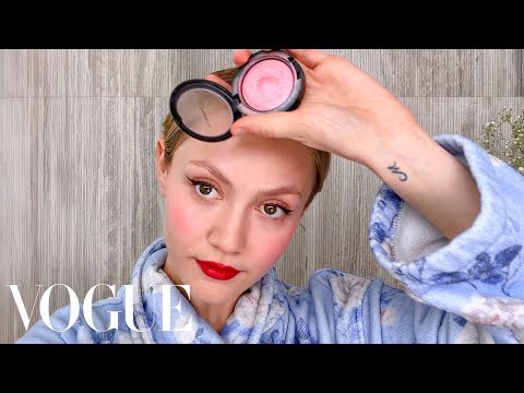 Iris Apatow’s Winged Eyeliner & Red Lip Look | Beauty Secrets | Vogue thumbnail