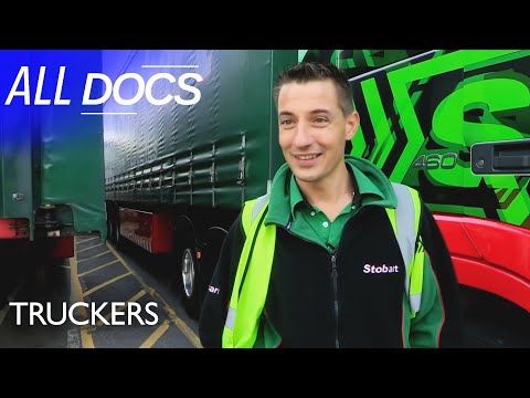 Getting To Grips With a New Trailer | Truckers: Season Three | All Documentary