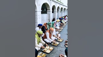 Rare Unity: Narendra Modi & Rahul Gandhi Share Langar Meal In Gurdwara 🤗🤘
