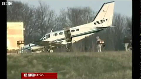 Elderly US woman lands plane after pilot-husband d...