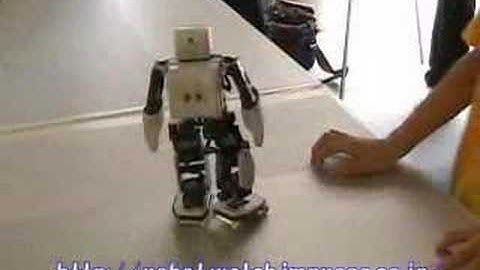 Plen robot working with a Mac