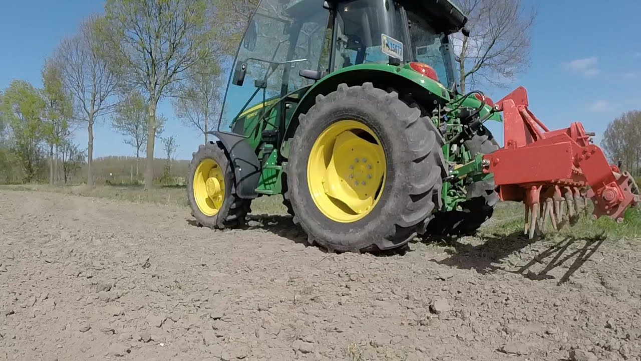 John Deere 5E Serie with Rotary Cultivator. 5067E