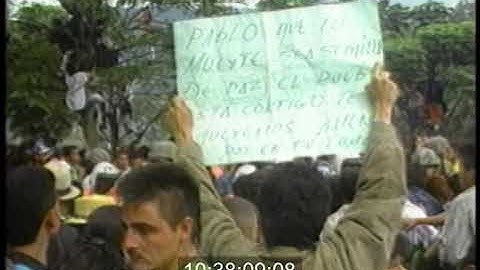 Crowds at Pablo Escobar