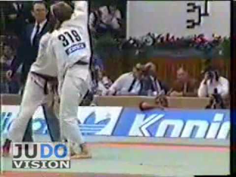 competition คืออะไร JUDO 1987 World Championships: Kerrith Brown (GBR) - Steffen Stranz (GER)