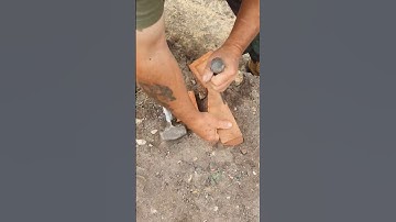 splitting a brick like a pro! #bricks #bricklaying #diy #howto #masterclass #shorts