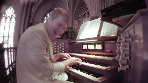 Turning off a pipe organ while playing