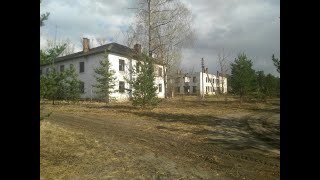 картинка: Мугреевский Бор - поселок торфопредприятия. Заброшенные дома-общежития, водонапорная башня. УЖД ЧТУ.