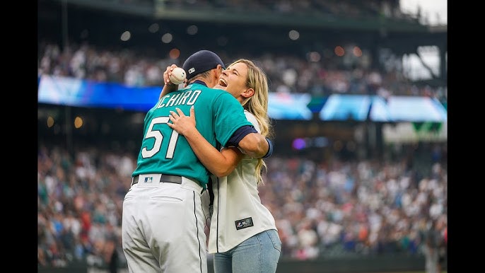 Ichiro Suzuki deflects retirement talk, will continue pregame rituals