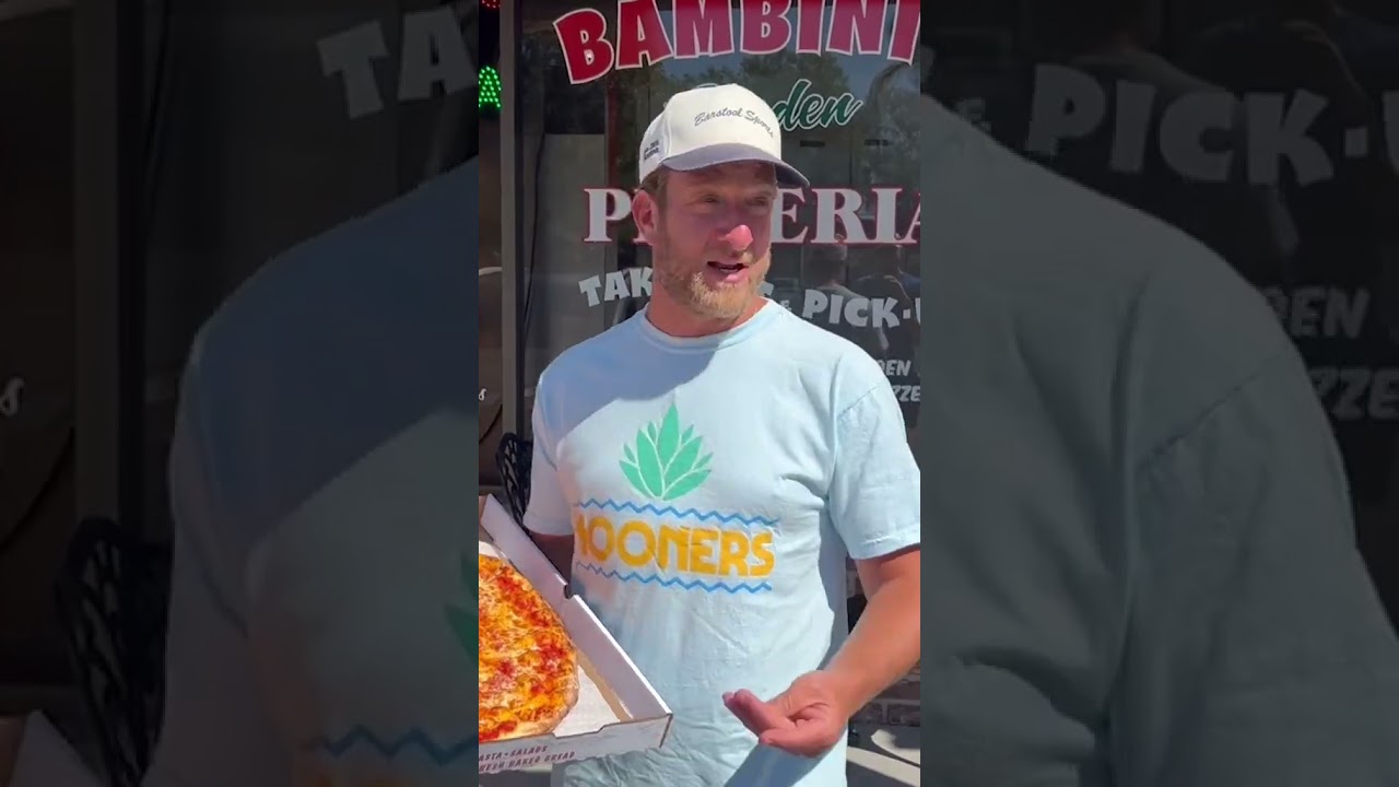 Dave Portnoy Gets Bullied By Pizzeria Worker
