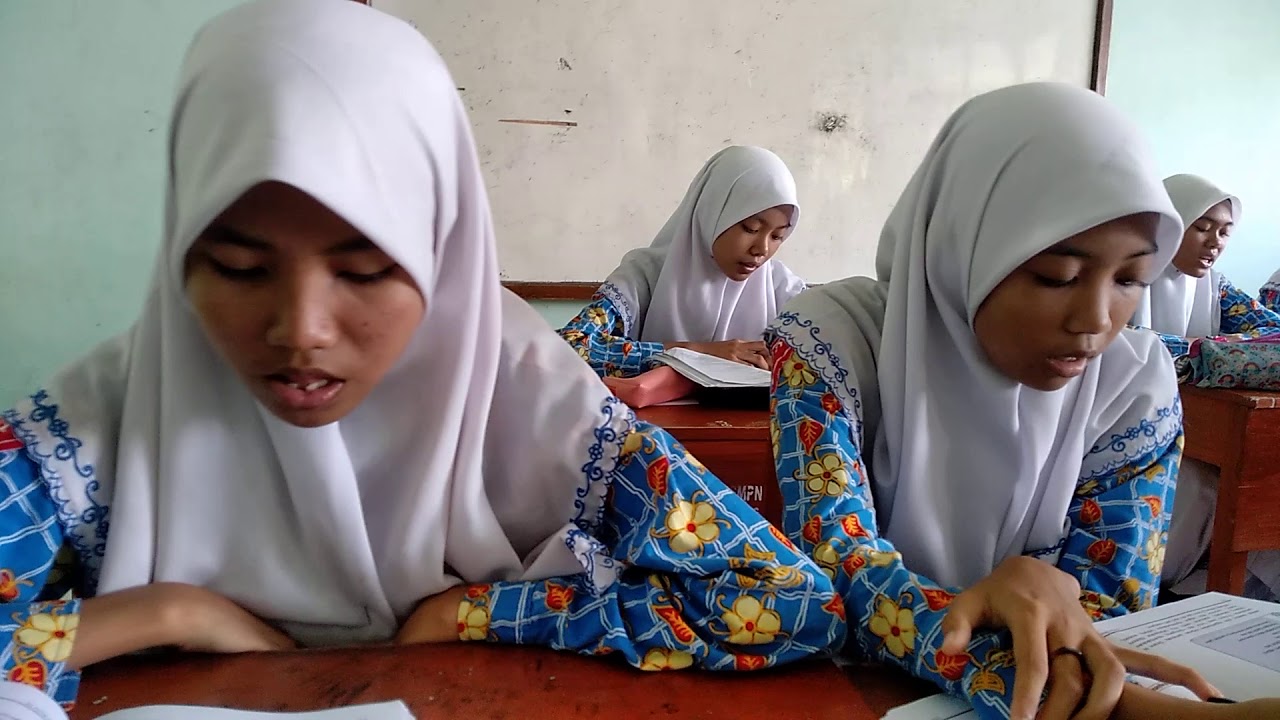 Prau Layar 9F (19-20) - YouTube