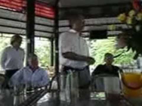 Video Hàm Nghi Huế. Phát biểu của thầy Tôn Thất Khiêm. - youtube