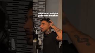 Doğrusunu bildiğim yalanları dinliyorum Tiktok : lyricsreelsrap #lyricsreelsrap #uzi #uzielchavo