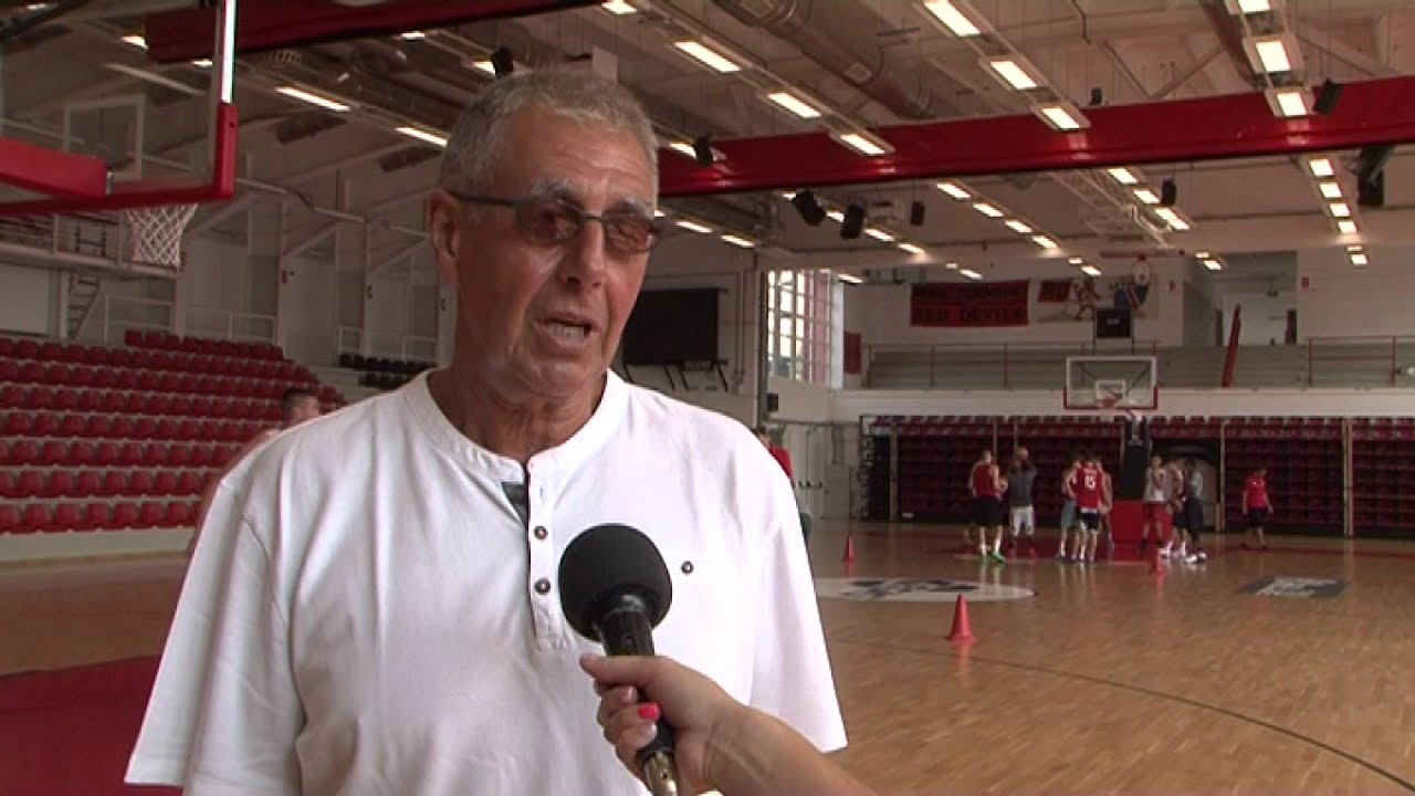 Gulyás László az Egis Körmend első edzésén - YouTube