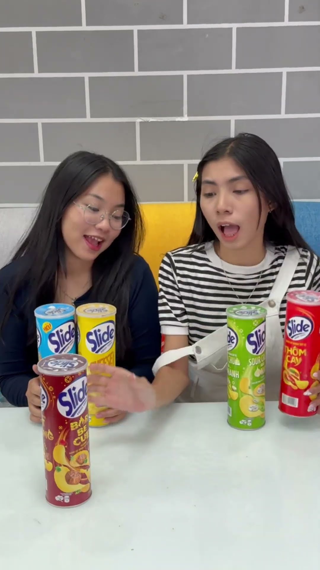 LNF - Chị em chia bánh❗️|| Sisters sharing chips #shorts