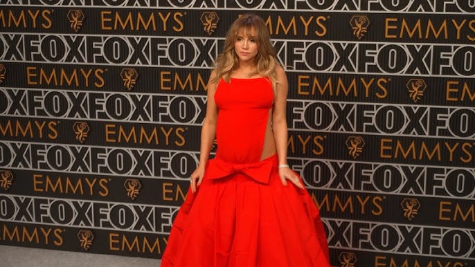 Suki Waterhouse Shows Off Baby Bump At Emmys Red Carpet