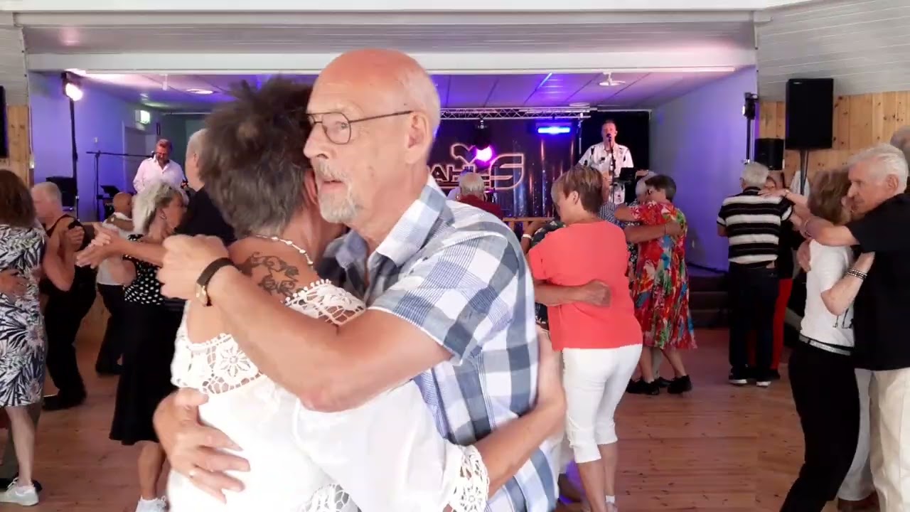 ENGDAHLS på Bergviks Parken juli 2025 Fin Låt Kramiz Killar