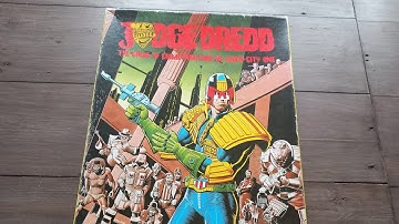 unboxing Games Workshops Judge Dredd Board Game 1982