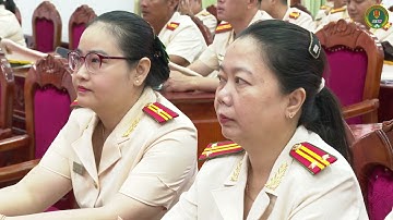 CÔNG AN VĨNH LONG TỔ CHỨC LỄ THĂNG CẤP BẬC HÀM, NÂNG LƯƠNG NĂM 2025