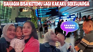 Download Lagu AKHIRNYA BERTEMU KAKAKU LAGI DAN SEKELUARGA DARI CHINA, BAHAGIA RASANYA MP3 Download Lagu AKHIRNYA BERTEMU KAKAKU LAGI DAN SEKELUARGA DARI CHINA, BAHAGIA RASANYA MP3