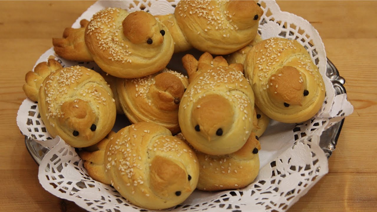 хлеб в форме голубя