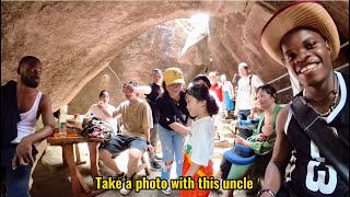 Black Man Received Love From Chinese People and Became Emotional