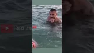 Benekli Sırtlan Ayhan 50 Metre Dalıyor